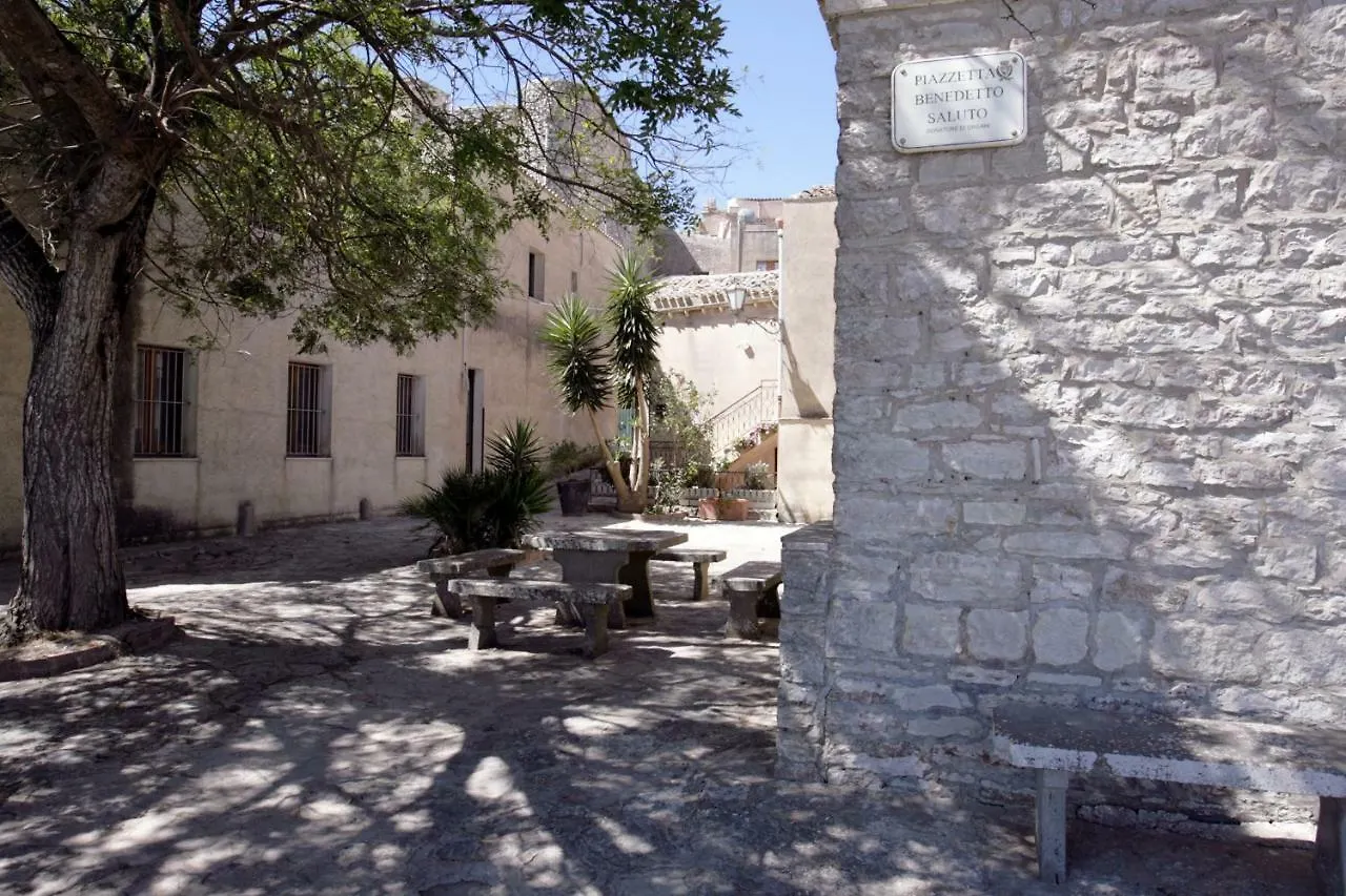 Le Chiavi - Rooms Erice 0*,  Italy